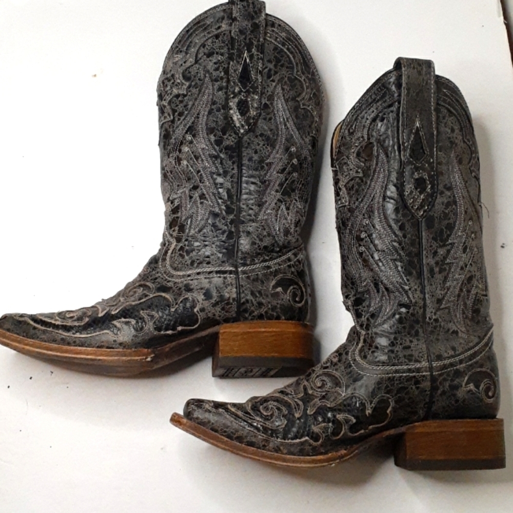 Corral Women's Black Python Inlay Cowgirl Boots.